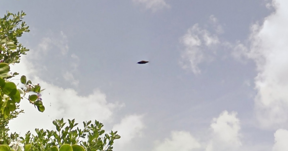 Un « OVNI » est capturé par Google Maps au-dessus des Bermudes et les gens pensent qu’il s’agit d’une soucoupe volante